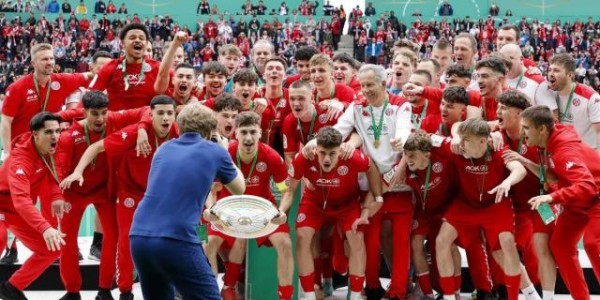 九游娱乐下载-美因茨与拜仁创造历史！德甲靠U19队捍卫欧战荣誉